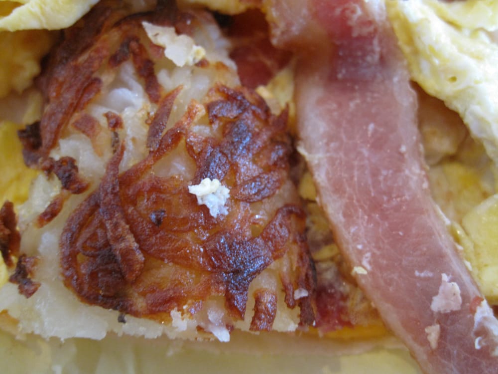 Breakfast Burrito BACON (Nicely cooked Hash Browns, BUT