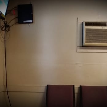 Low Price Auto Glass - Dallas, TX, United States. The waiting room.
Be not afraid... seriously, they were nice guys.