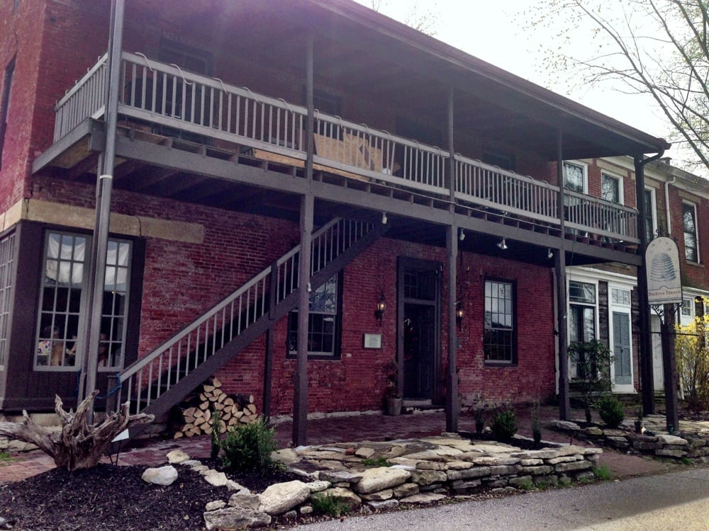 Beehive Tavern CLOSED American (New) 101 W Riverside Dr Augusta