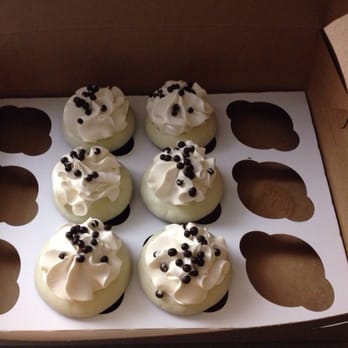 Little Cakes Cupcake Kitchen Vista Ca Little Cakes Cupcake Kitchen Vista Ca