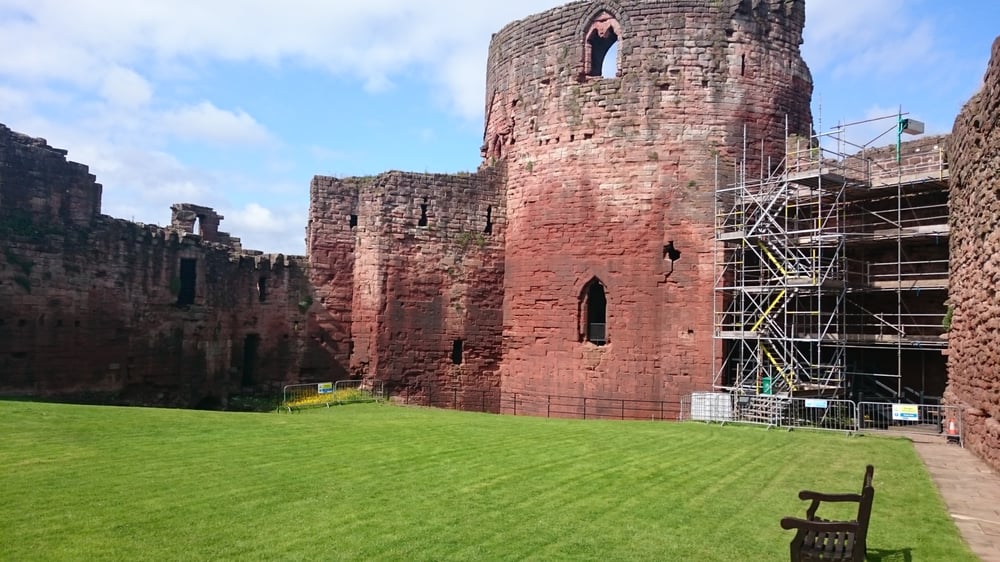 Bothwell Castle 22 Photos Landmarks & Historical Buildings