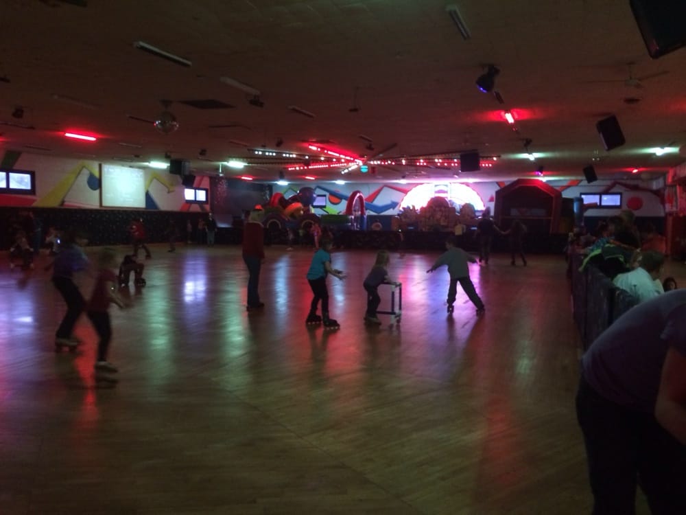 Rainbow Rink Skating & Entertainment Center Skating Rinks North Tonawanda, NY Reviews