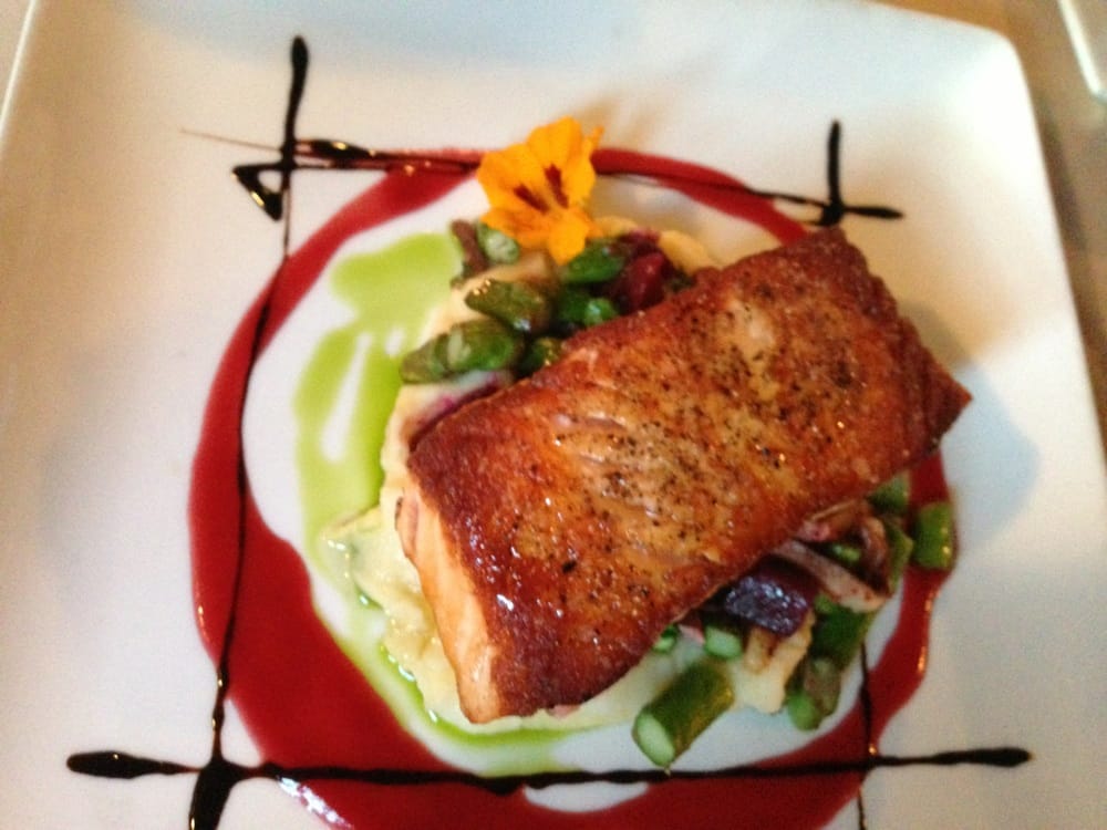 The West Dover Inn and 1846 Tavern & Restaurant 48 Photos Bed