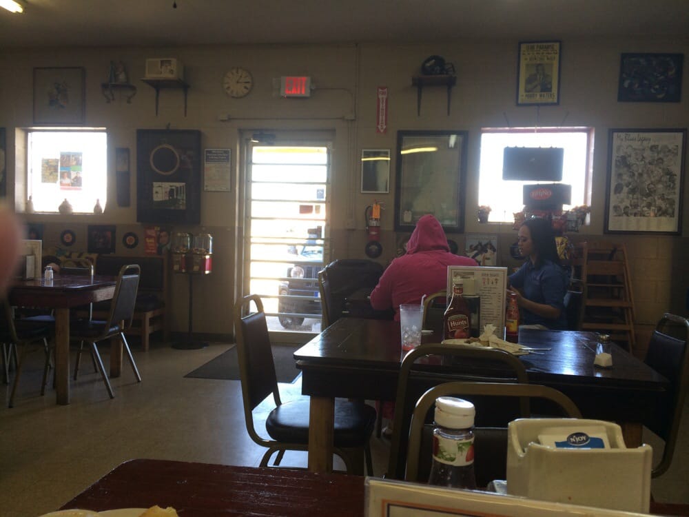 Aunt B’s Soul Food Restaurant Soul Food 2750 S Green St Tupelo