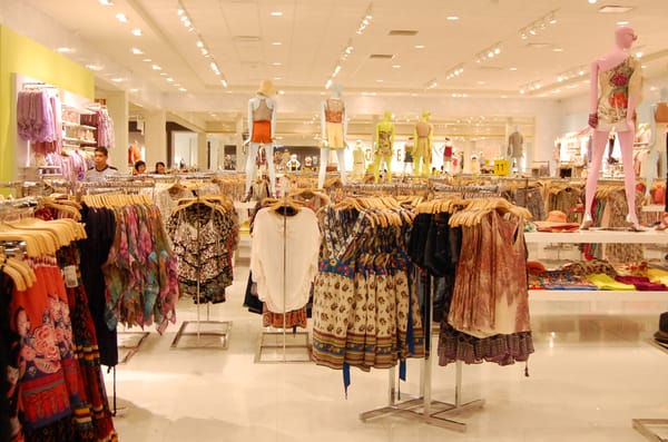 What stores have maternity clothes. Clothing stores online