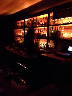 En Cachette Speakeasy