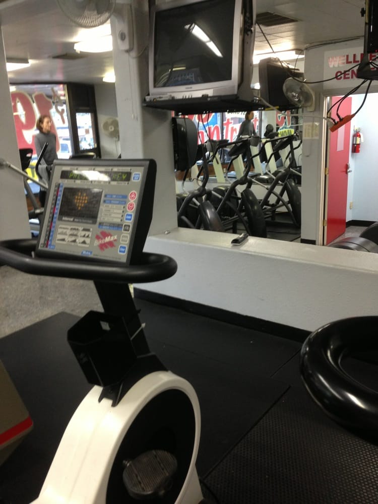 Hollywood Fitness 29 Reviews Gyms Northeast Portland Portland