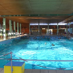 Hallenbad auf englisch