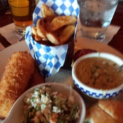 Duke's Chowder House logo