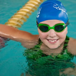 SafeSplash Swim School logo