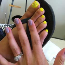 Hollywood Nails & Spa logo