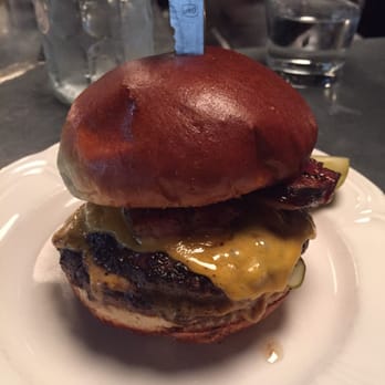 Au Cheval - Chicago, IL, United States. Single