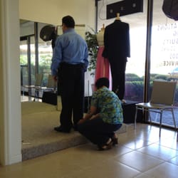 Le's Alterations - Orlando, FL, United States. Le doing what she does best!