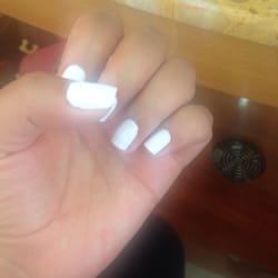 Modern Nails logo