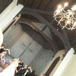 Fleur de Lis Chapel logo