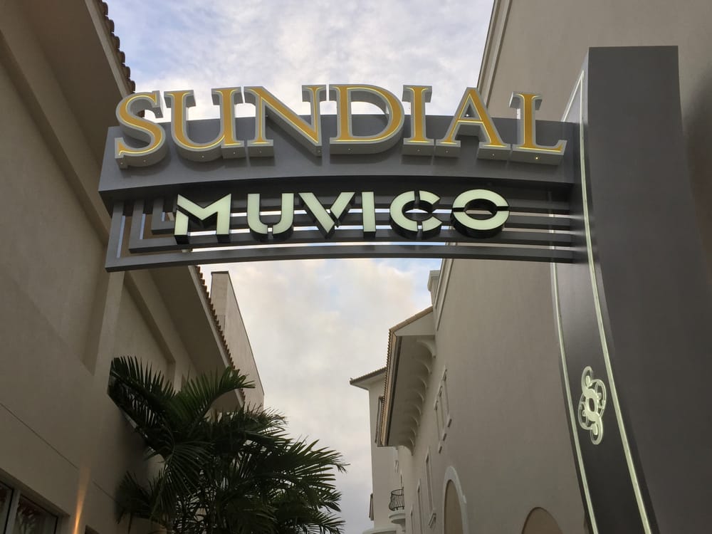 Muvico Sundial 19 + IMAX Cinema Downtown St. Petersburg Saint