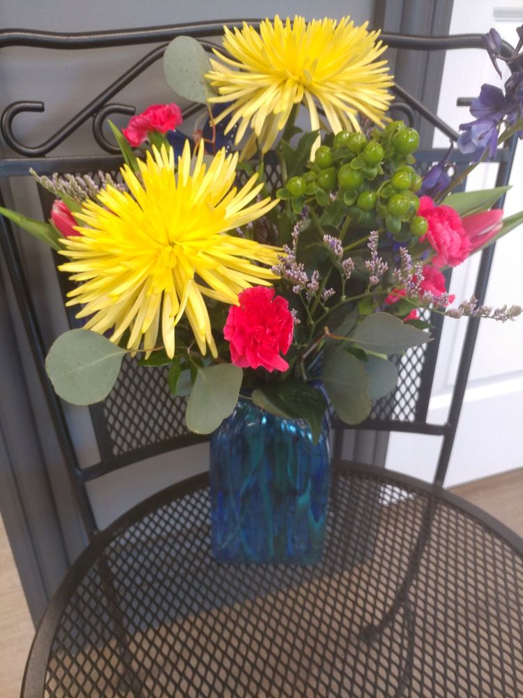 Bountiful Blossoms Florals & Gifts