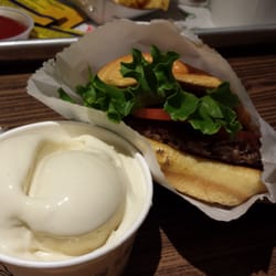 Business website shakeshack.com