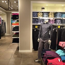 banana republic sales associate duties