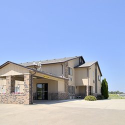 Super 8 By Wyndham Anamosa Ia Hotels 100 Grant Wood Dr Photo Of Super 8 By Wyndham Anamosa Ia United States