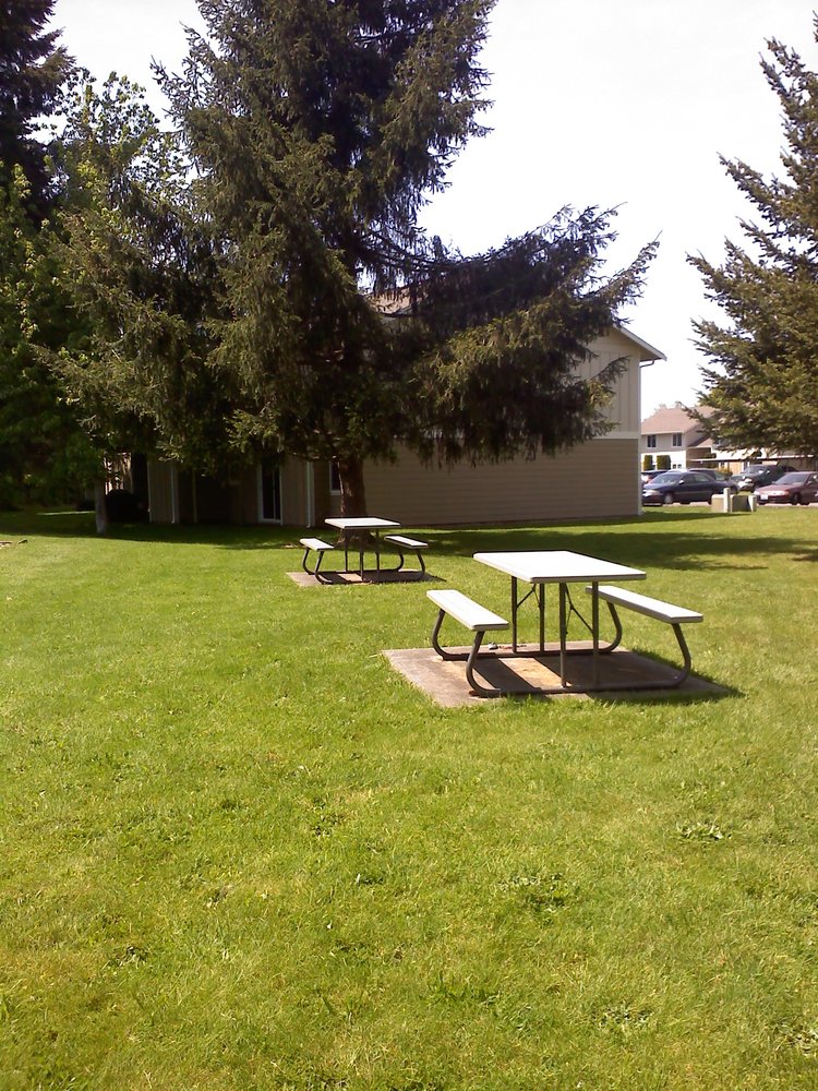 College Park Apartments