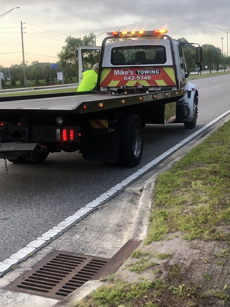 Mike's Towing