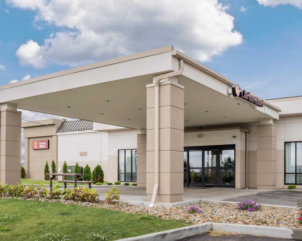 Clarion Hotel 21 Photos 18 Reviews Hotels 26300 Chagrin Blvd Clarion Hotel 21 Photos 18 Reviews Hotels 26300 Chagrin Blvd Beachwood Oh Phone Number Last Updated December 17 2018 Yelp