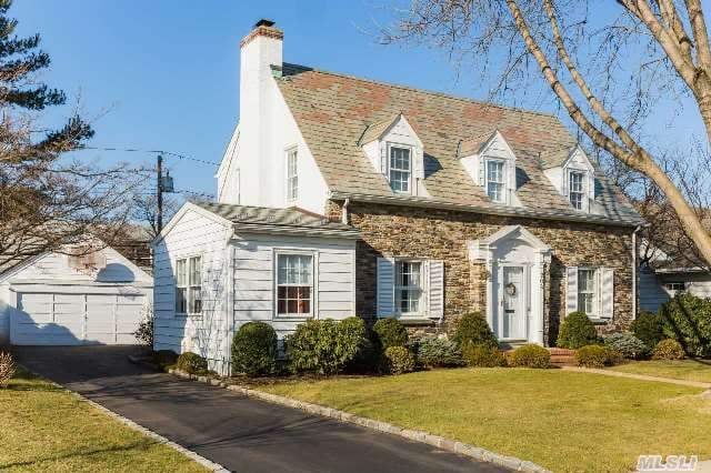 Douglas Elliman Real Estate - Garden City