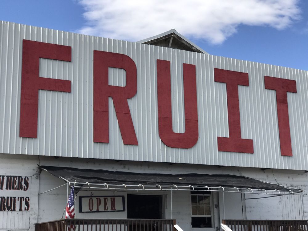 McIlrath Farms Fruit Stand