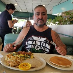 Harry S Family Restaurant 291 Photos 368 Reviews Diners 920 Photo Of Harry S Family Restaurant Burbank Ca United States Love The En
