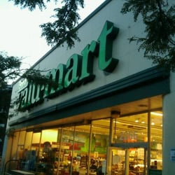 valu mart 10 reviews grocery 2266 queen st e the beach valu mart brockville flyer