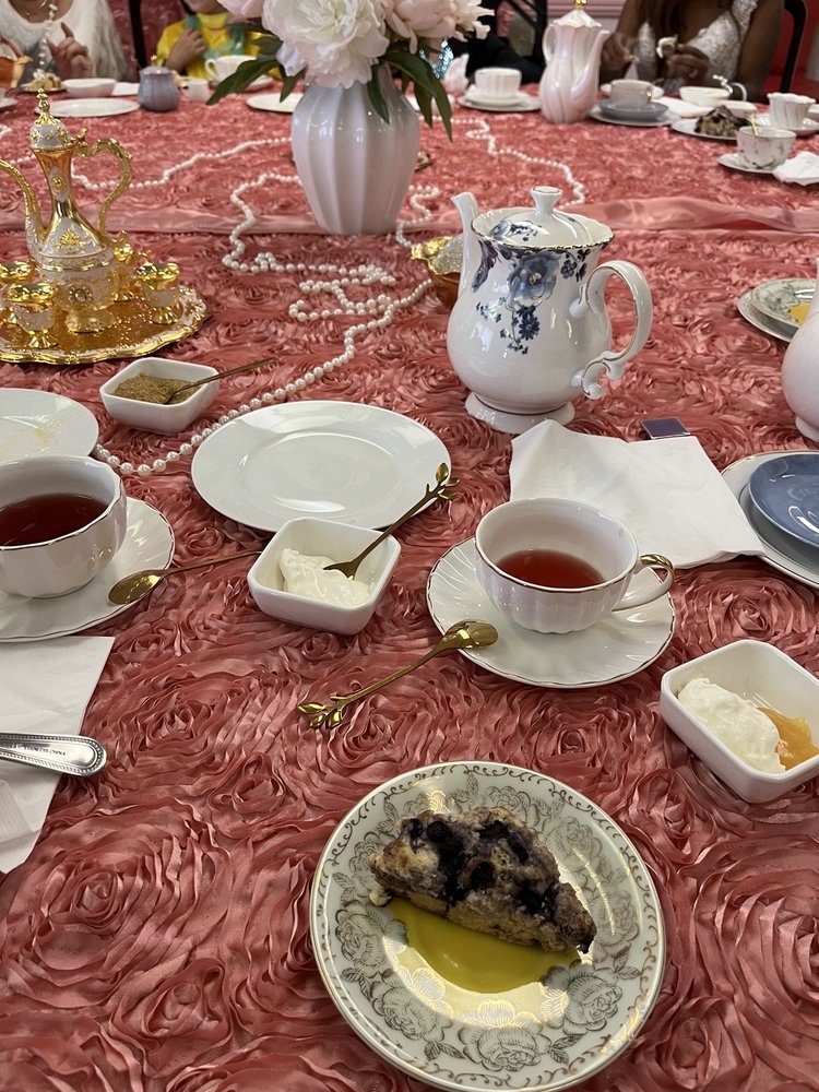 Amoré Tea Room