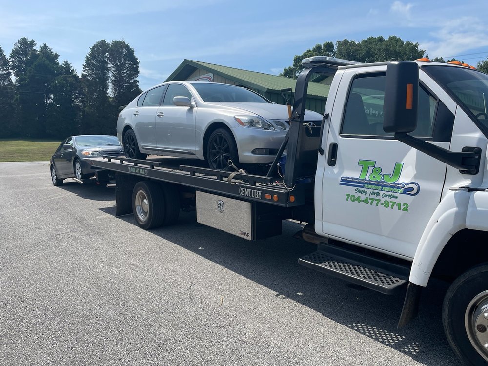 T&J Towing Service