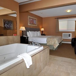 Swiss Chalet Motel Hotels 1101 Victoria Road W Revelstoke Bc Photo Of Swiss Chalet Motel Revelstoke Bc Canada