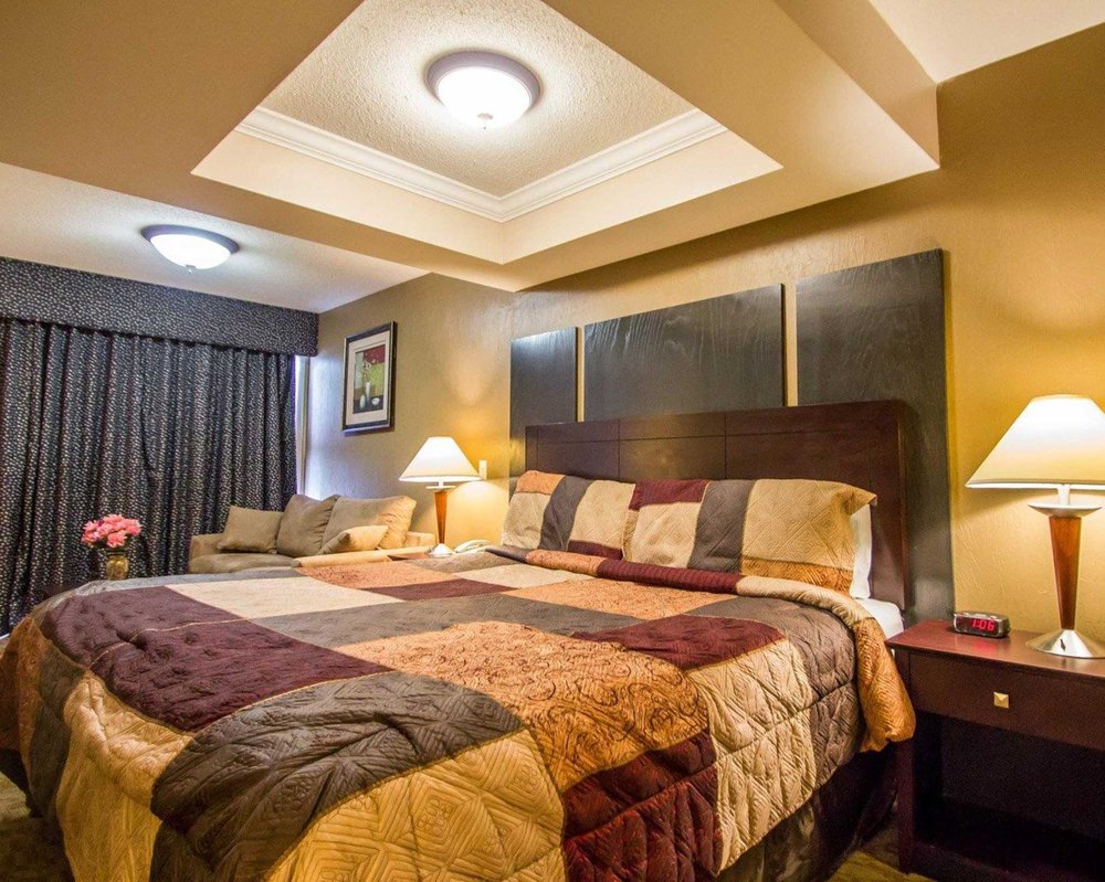 Econo Lodge Inn & Suites Old Saybrook - Westbrook Photo