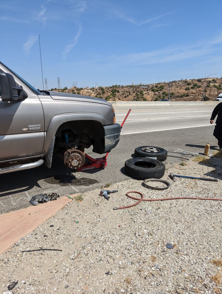 Gustavo And Sons Tire Road Service