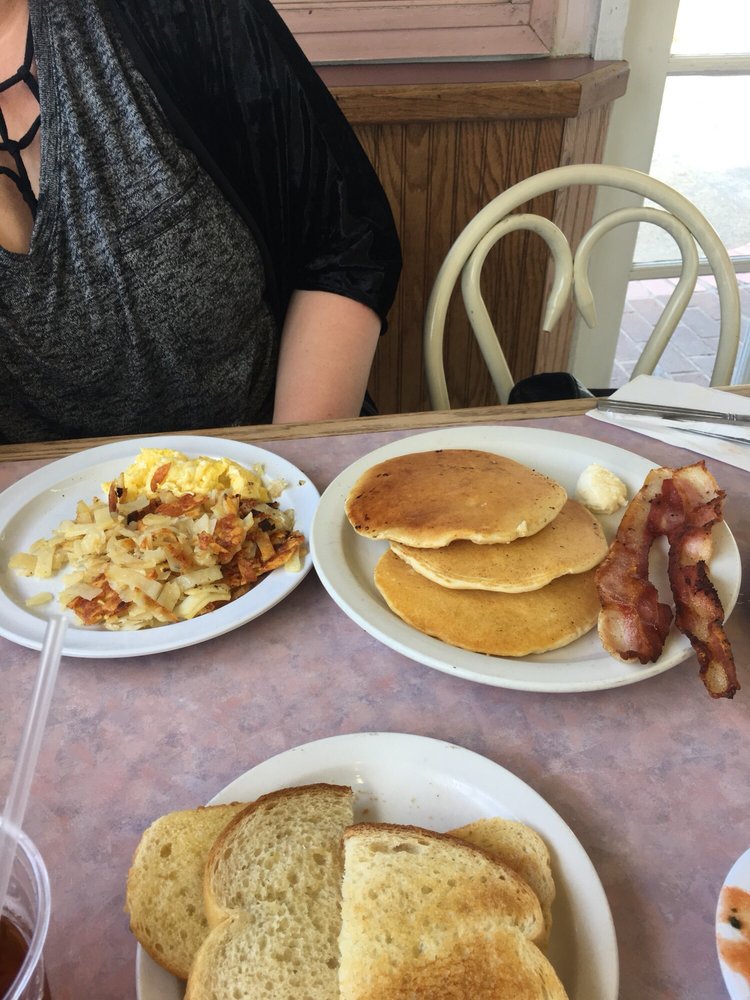 Rose's Sugar Shack Cafe