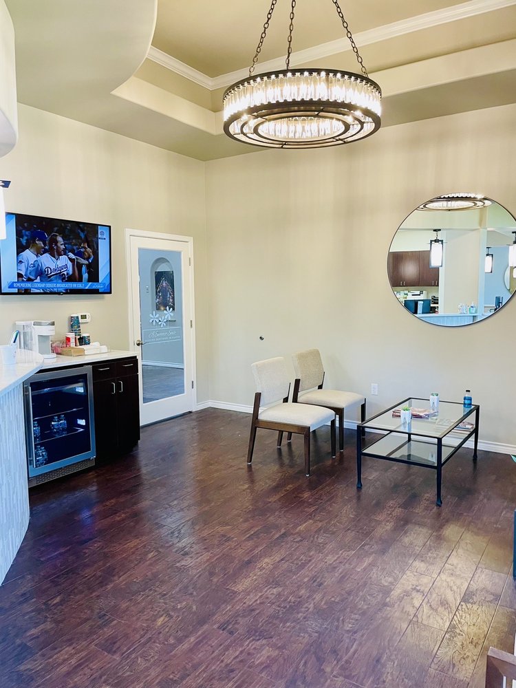 image of business Summer Rydel, DDS - A Summer Smile