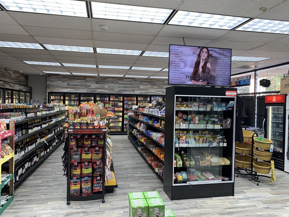 Pueblo Liquor & Market