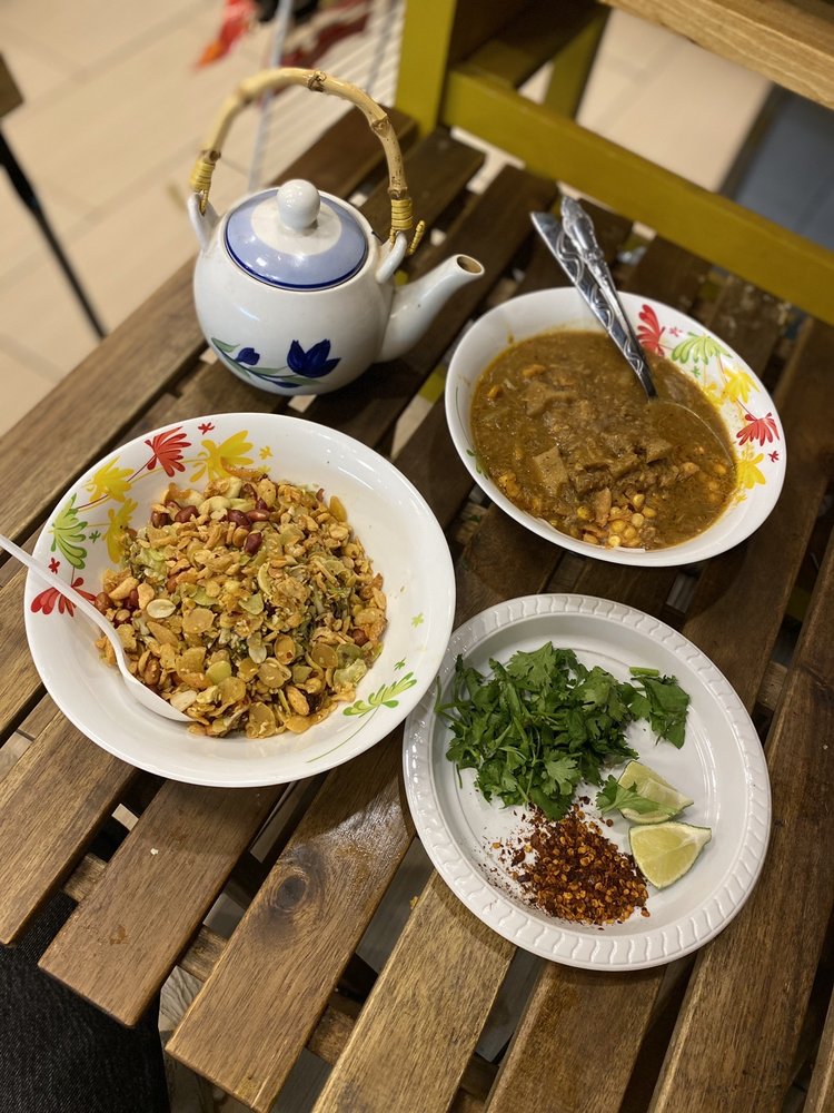 Yun's Cafe and Asian Mart