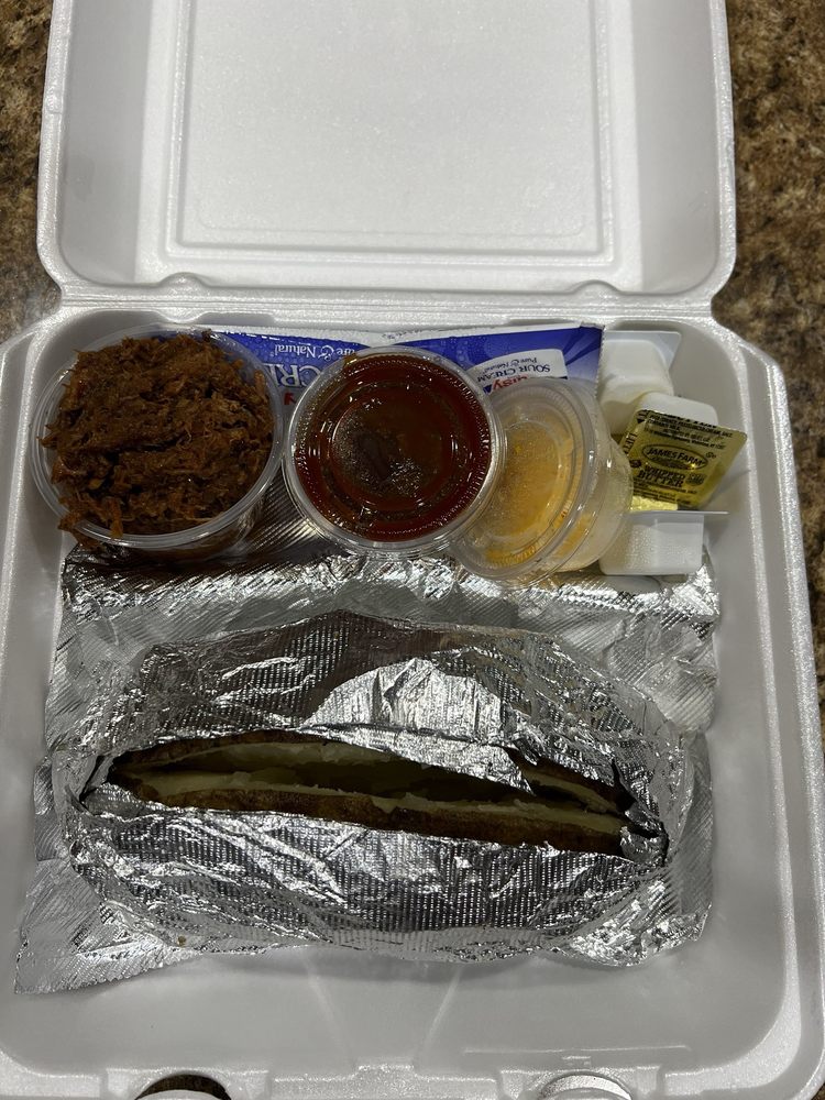 Red’s Bar B Que - Boat Club