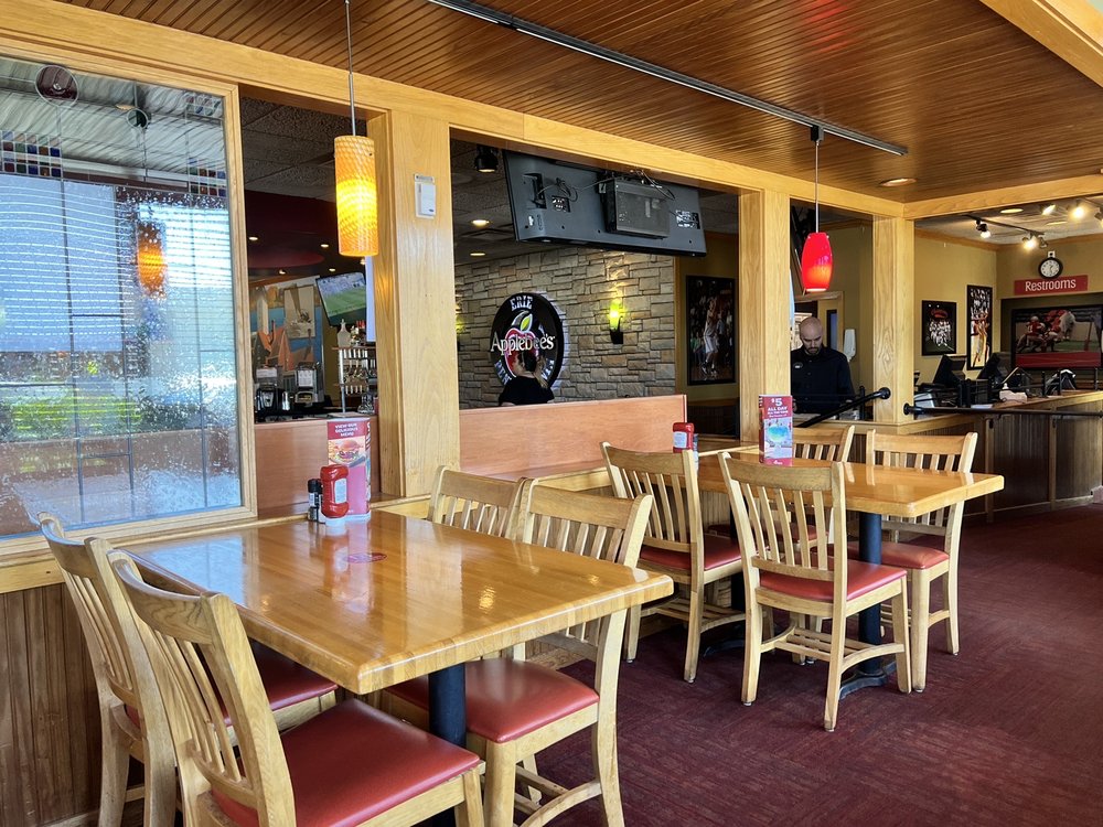 Applebee's Grill + Bar