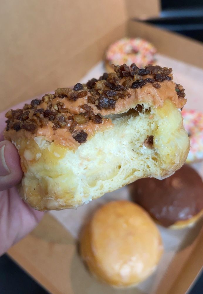 Grannys Donuts & Bakery