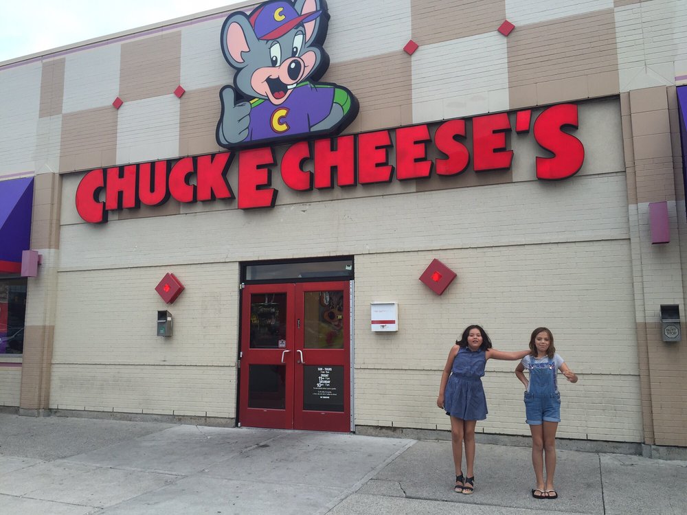Chuck E. Cheese Coupons Chuck E Cheese rewards families who trust them for kids' entertainment and party services. With your next $30 purchase of admissions for fun activities like alley bowling and racing simulators, you'll be eligible for this bonus arcade credit.