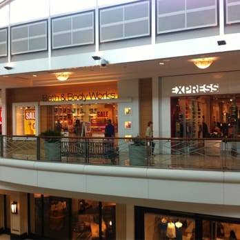 bath body works cosmetics beauty supply 3393 peachtree rd ne bath and body works northeast mall