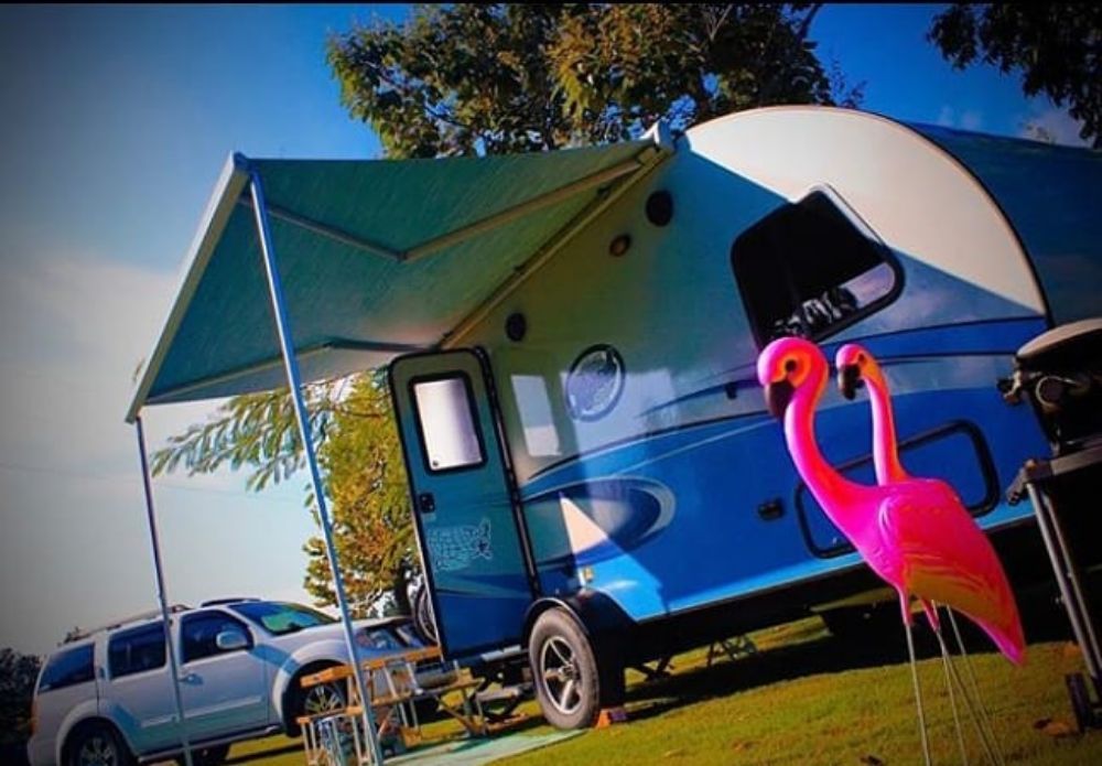 Wanda Sleeps Four Has A Kitchen With Custom Backsplash Slide Photo Of Pearl S Place Rv Als Austin Tx United States Wanda Sleeps
