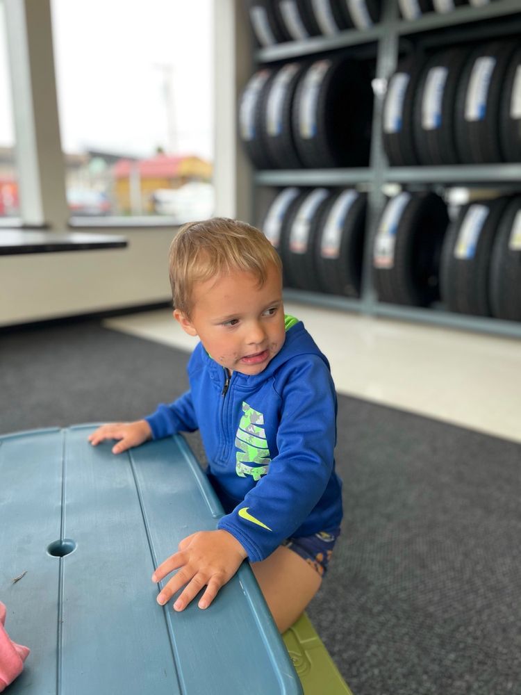 Les Schwab Tire Center