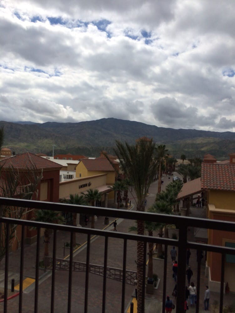 Desert Hills Premium Outlets Jobs