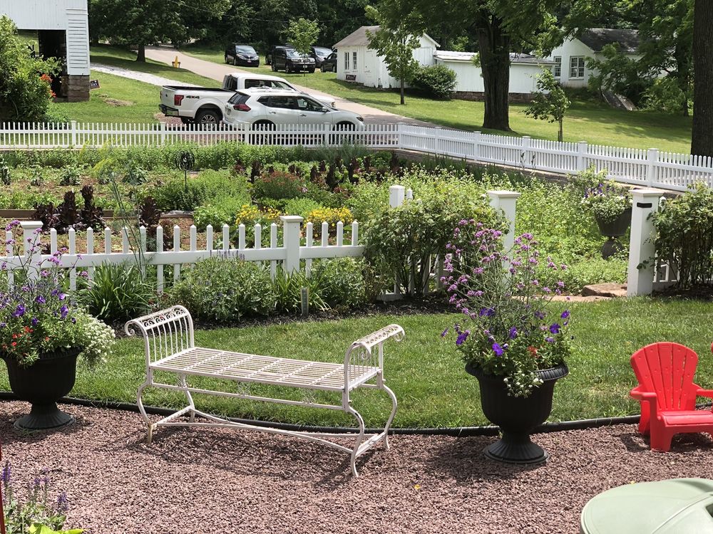 Barefoot Farm