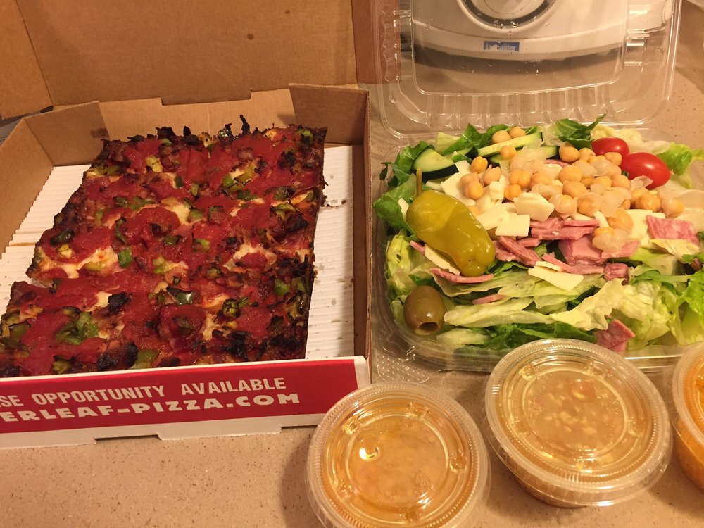 Cloverleaf Pizza 28 Photos & 19 Reviews Pizza 13411 15 Mile